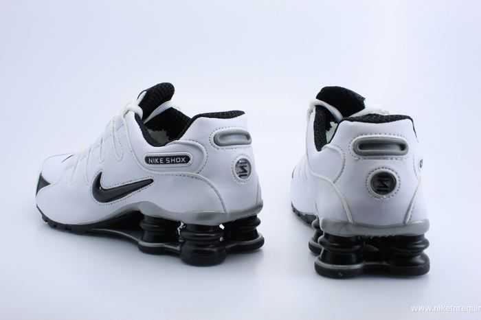 Blanc Et Noir Nike Shox Nz Chaussures De Sport